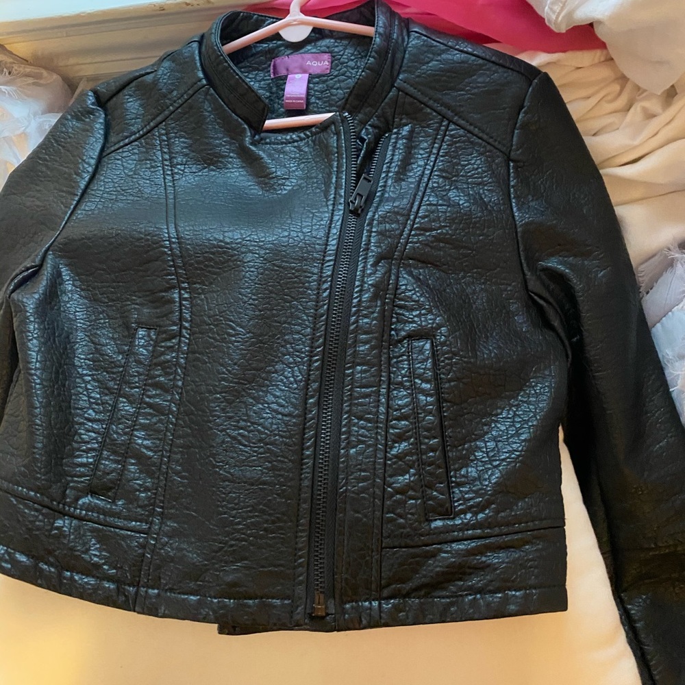 Aqua jacket for girls, size s for a 8 or 9 years old.